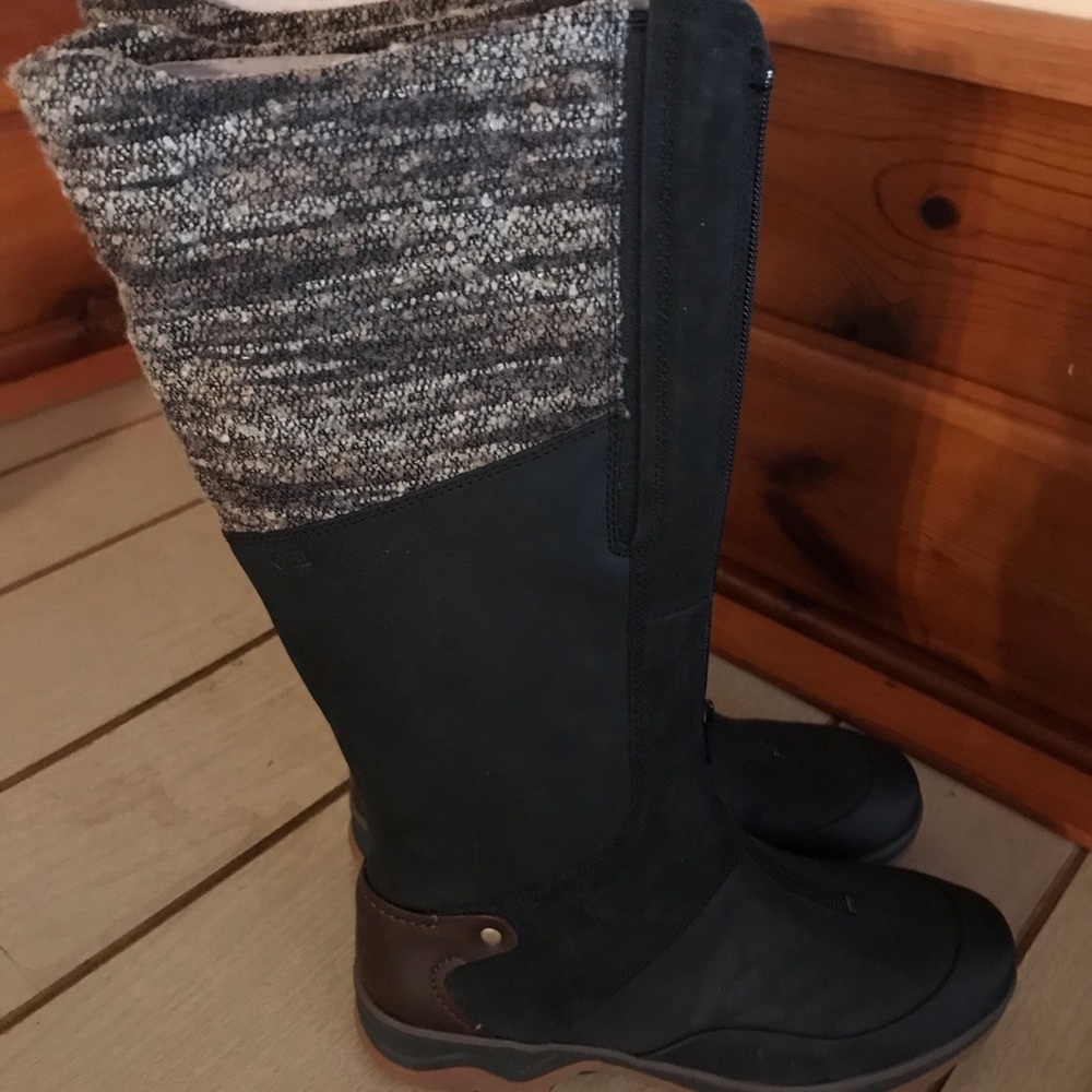 Merrell boots size 9